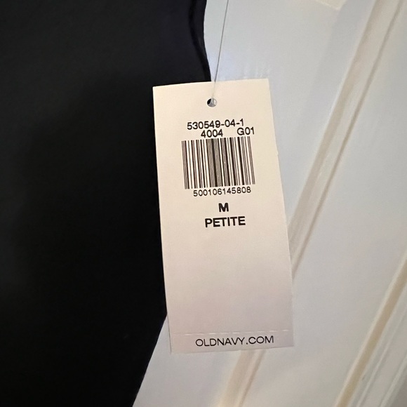 Old Navy never worn!! - Picture 4 of 5